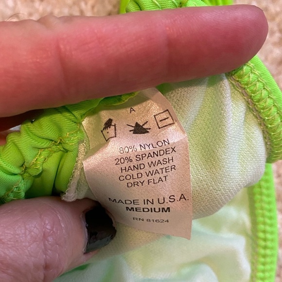 Green scrunch butt bikini triangle top small medium NWT New - Picture 10 of 12